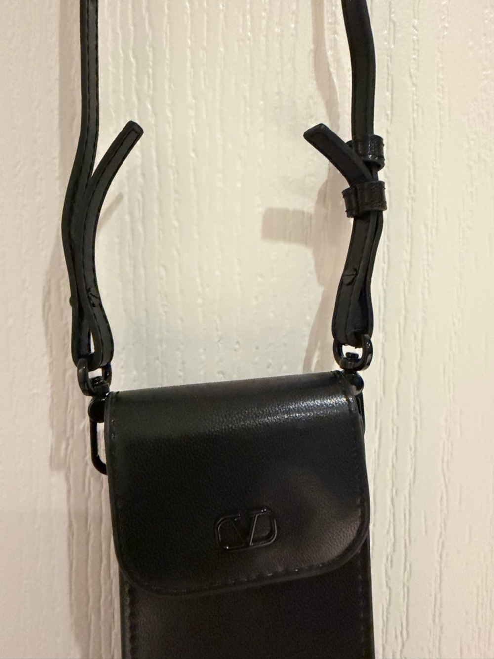 Valentino Garavani Black Leather Eyeglass Pouch - Picture 5 of 7